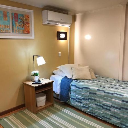 Hostal Las Condes Familiar Santiago del Cile Esterno foto
