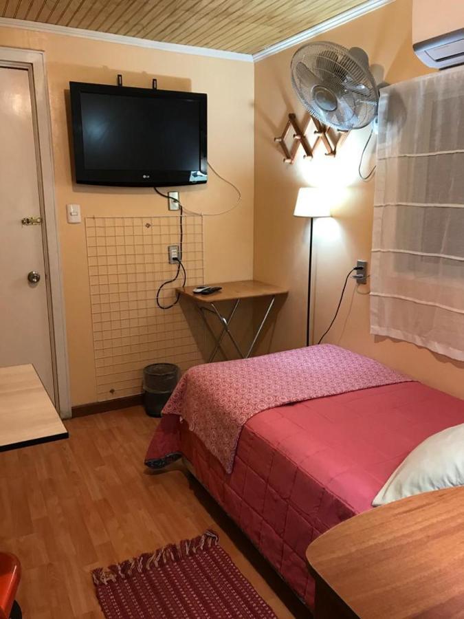 Hostal Las Condes Familiar Santiago del Cile Esterno foto