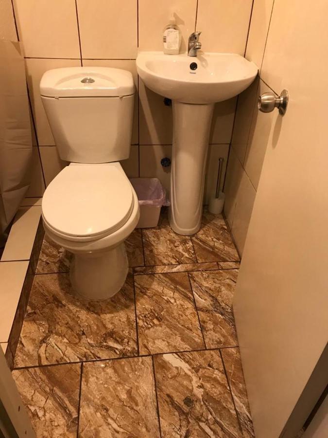 Hostal Las Condes Familiar Santiago del Cile Esterno foto