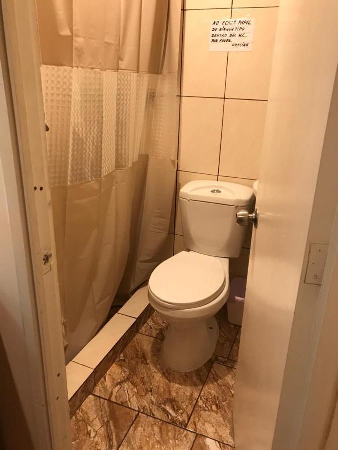 Hostal Las Condes Familiar Santiago del Cile Esterno foto